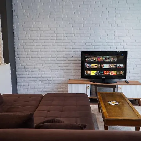 Apartment Modern And Spacious 3-br Near Taksim