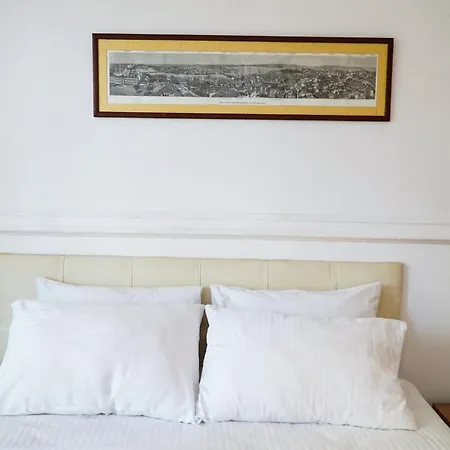 Modern And Spacious 3-br Near Taksim Apartman Isztambul